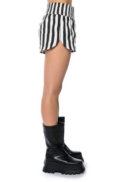 HOLIDAY PULL ON STRIPE SHORT 17 HOLIDAY PULL ON STRIPE SHORT -AKIRA Shop holiday pull on stripe short black white 7 7 c1